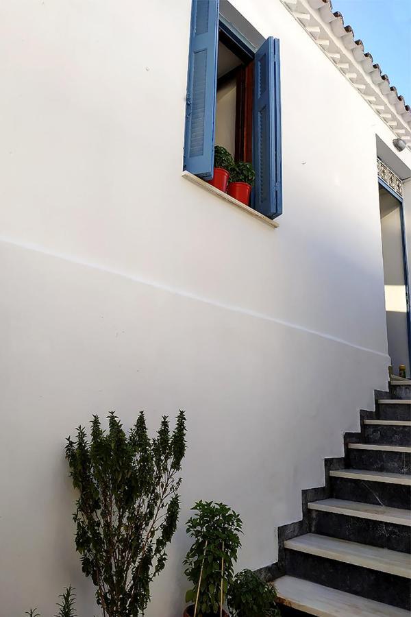 Ariadne,Traditional Apartment In Centre Of Poros Poros Town Екстер'єр фото