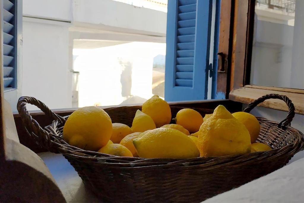 Ariadne,Traditional Apartment In Centre Of Poros Poros Town Екстер'єр фото